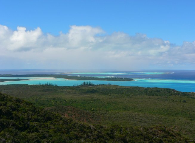 17- La pointe d'Ita, et l'atoll de Nokanhui au loin 